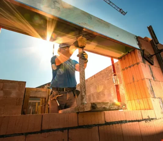 Custo do metro quadrado para construção encareceu 19% no ano em SC