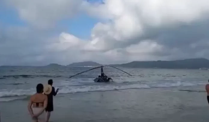 Helicóptero cai na Praia de Canasvieiras