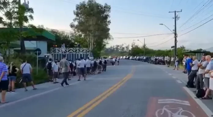 Parte do transporte coletivo de Florianópolis é paralisado