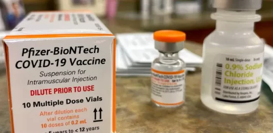 Brasil recebe primeiro lote de vacinas contra covid-19 para crianças