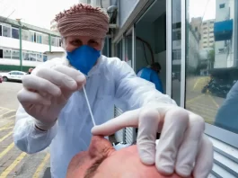 Letalidade da Covid-19 em SC cai quase 3 vezes testes de coronavírus em SC