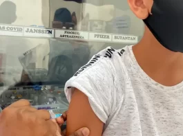 São José inicia terceira dose contra Covid-19 em adolescentes São José retoma vacinação de crianças de cinco anos