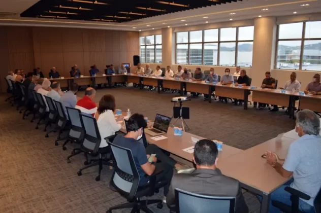 A primeira reunião ordinária do conselho deliberativo da Aemflo/CDL-SJ reuniu mais de 50 empresários