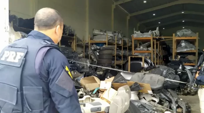 Desmanches de veículos roubados são descobertos em Palhoça