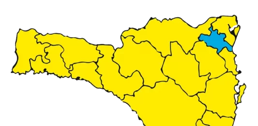 Matriz mostra uma região de SC fora do risco alto à Covid Matriz de Risco Regionalizado aponta 16 regiões no nível alto (amarelo) e uma no nível moderado (azul)