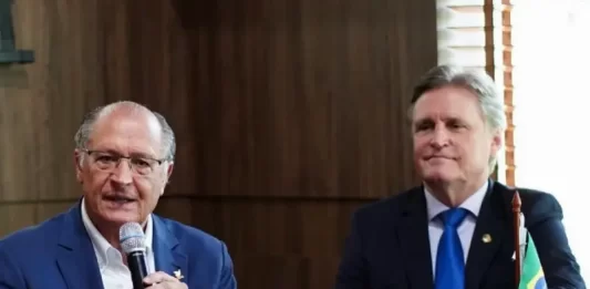 Dário é recebido no PSB como pré-candidato ao governo de SC Dário é recebido no PSB como pré-candidato ao governo de SC