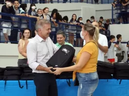 1 mil notebooks são distribuídos na rede de ensino de Florianópolis