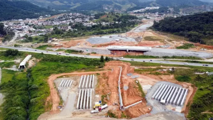 intersecção do contorno viário com a BR-282