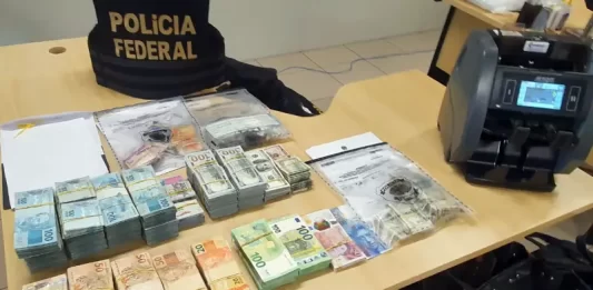 PF segue contando dinheiro apreendido na Operação Câmbio Barriga Verde