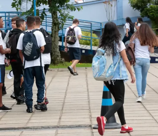 programa de permanência na escola bolsa estudante será de R$ 6.250