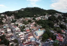 Maciço do Morro da Cruz, em Florianópolis