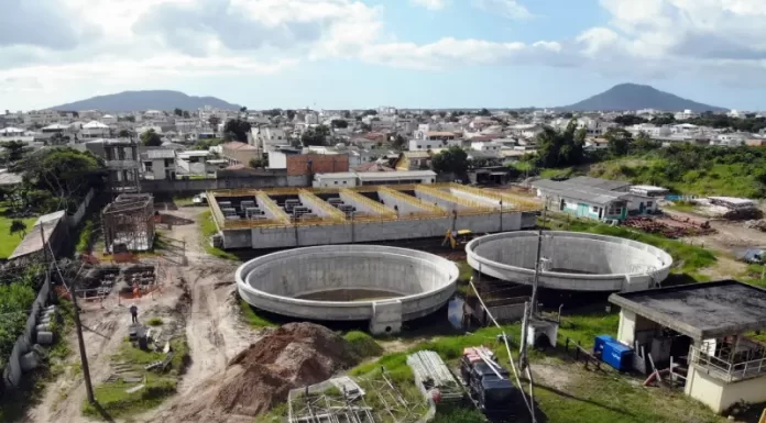 obra de estação de tratamento de esgoto em Florianópolis