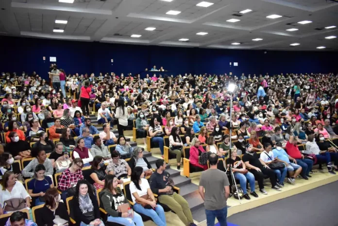 Servidores municipais de São José entram em estado de greve