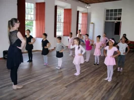 São José oferece aulas de jazz e ballet para crianças e adolescentes Projeto Arte e Cultura por São José oferece aula de jazz e ballet para crianças e adolescentes