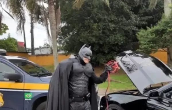 Batman precisou de uma chupeta