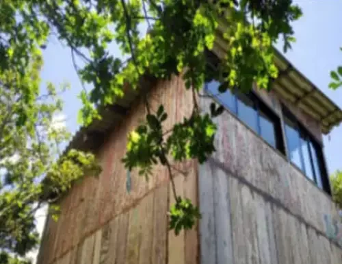 Casa usada para o lazer em área de preservação permanente na praia de Naufragados deve ser demolida em ação ambiental do MPSC