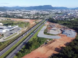 Operários da obra do Contorno Viário conseguem acordo após greve intersecção do contorno viário com a br-101 em Palhoça