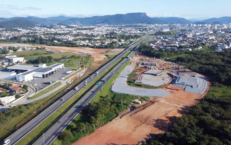 intersecção do contorno viário com a br-101 em Palhoça