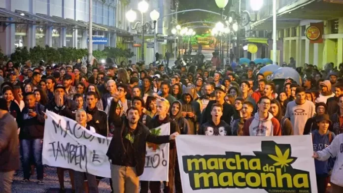 Florianópolis sedia a Marcha da Maconha no dia 7 de maio