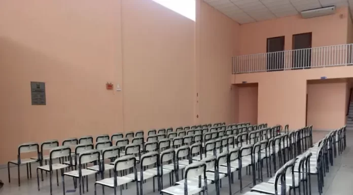 Apae de São José recebe mobiliário para novo prédio