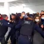 Servidores de São José iniciam greve com protesto na prefeitura