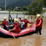 Passagem de ciclone em SC deixa 3 mortos, 445 desalojados e 178 desabrigados