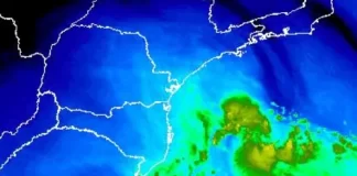 Tempestade Yakecan perde força e se afasta do litoral de SC