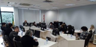 Fim da greve: Prefeitura de Florianópolis e sindicato selam acordo definido pela Justiça