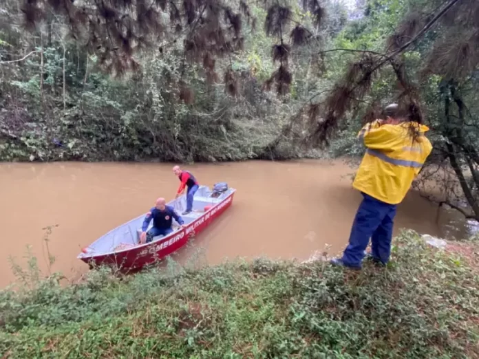 Equipes seguem com buscas por criança desparecida em Rio Negrinho