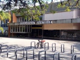 Parte da biblioteca da UFSC alaga após temporal Biblioteca Central da UFSC - BU