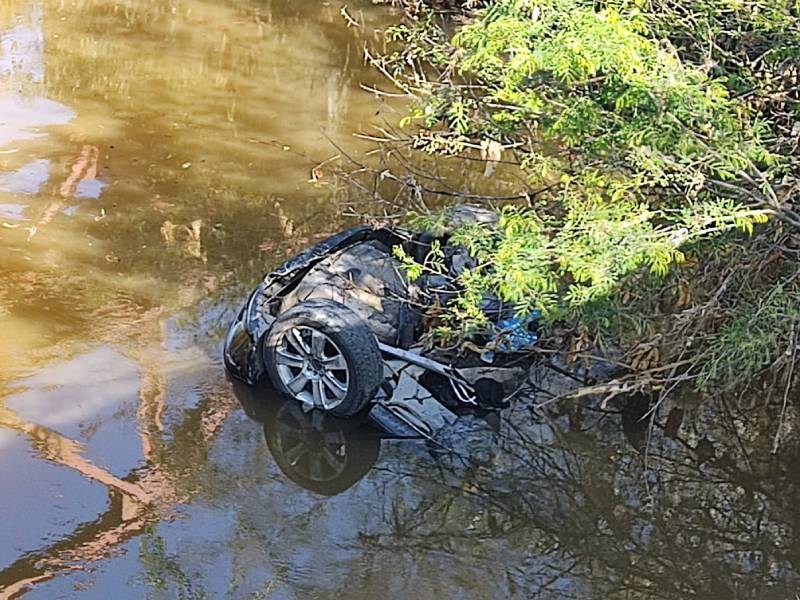 veículo onde estavam as crianças caiu no Rio Sangão