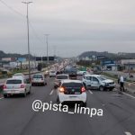 Acidente interrompe trânsito na BR-101 em Palhoça