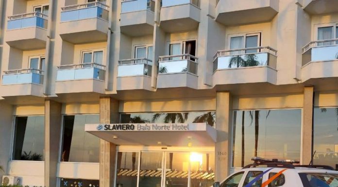 Defesa Civil de Florianópolis libera hotel na Beira-Mar Norte que ficou danificado após explosão em maio