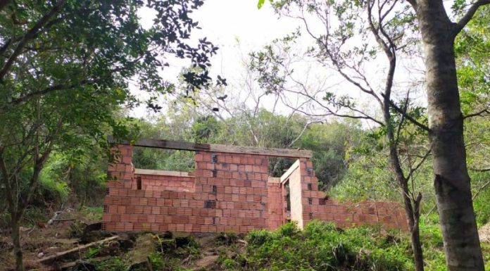 Construção irregular no bairro Pantanal
