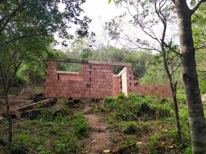 Construção irregular no bairro Pantanal