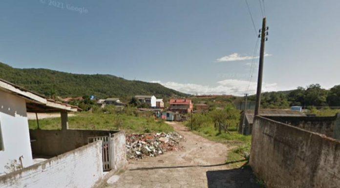 Corpo de jovem é encontrado em terreno baldio no bairro Serraria