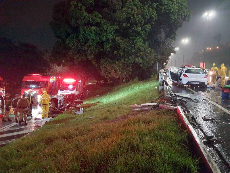 Peugeot conduzido por jovem suspeito de embriaguez invadiu pista contrária a 130 km/h