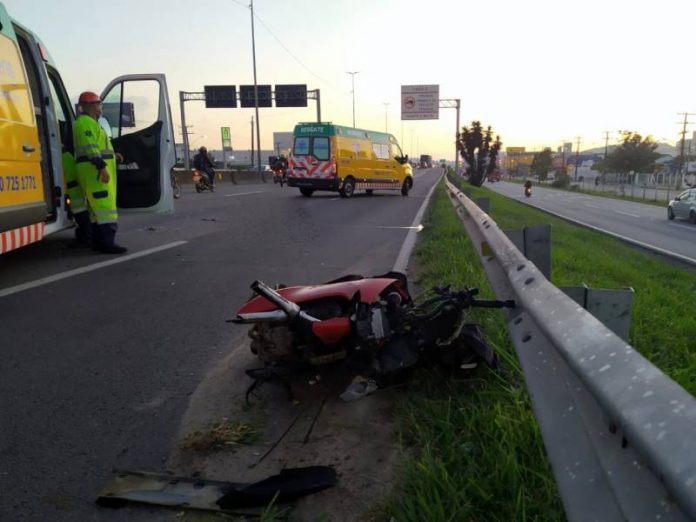 Motociclista morre em acidente na BR-101 em Palhoça