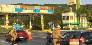 Polícia Militar Rodoviária realizou barreiras da Lei Seca em três de Florianópolis