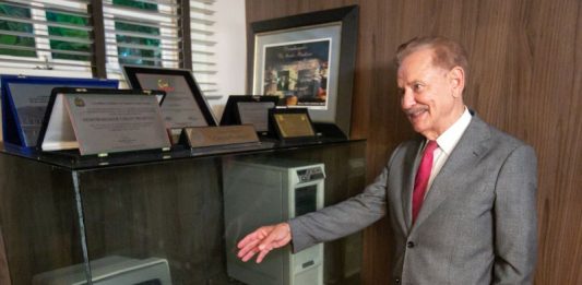 Carlos Prudêncio, idealizador da urna eletrônica: “vamos votar em qualquer computador” Carlos Prudêncio, idealizador da urna eletrônica no Brasil