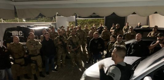 Operação prende traficantes e assassinos em Palhoça