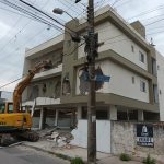 Prédio em fase de finalização é demolido no Norte da Ilha de Florianópolis
