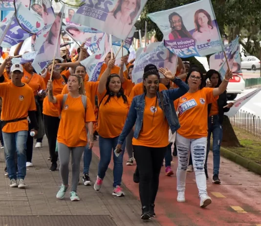 Peninha lança sucessor, Caterine prega eficiência, Dário embala, Kerexu no caminho de Brasília Caterine