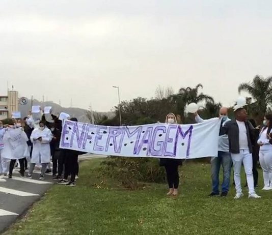 Barroso suspende piso da enfermagem, profissionais protestam e CNM comemora Profissionais de enfermagem protestam contra suspensão do piso salarial