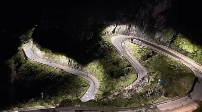 Serra do Rio do Rastro está parcialmente iluminada