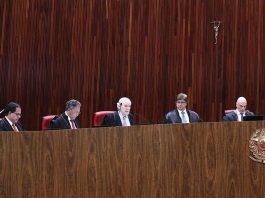 TSE proíbe celular e arma de fogo para votar TSE altera resolução que regulamenta uso de celular e armas no dia das eleições