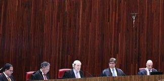 TSE altera resolução que regulamenta uso de celular e armas no dia das eleições