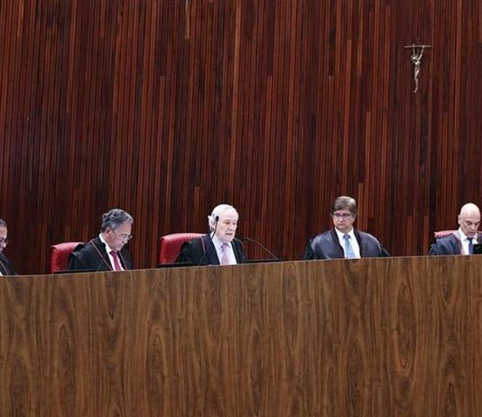 TSE altera resolução que regulamenta uso de celular e armas no dia das eleições