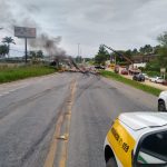 Santa Catarina tem dezenas de pontos bloqueados por manifestantes bolsonaristas