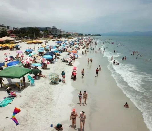 Florianópolis terá ampliação no número de ambulantes credenciados para a temporada de verão